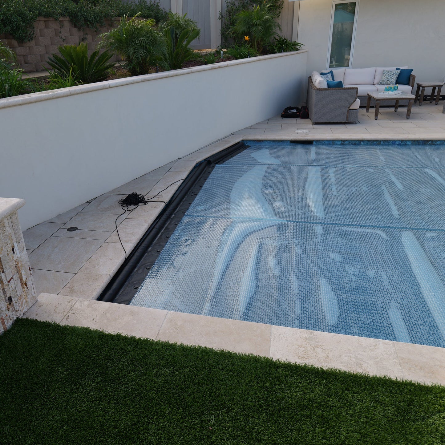 Floating Leading Edge With Pull Cord For GeoBubble Pool Covers - Take Your Pool Cover On & Off With Ease!
