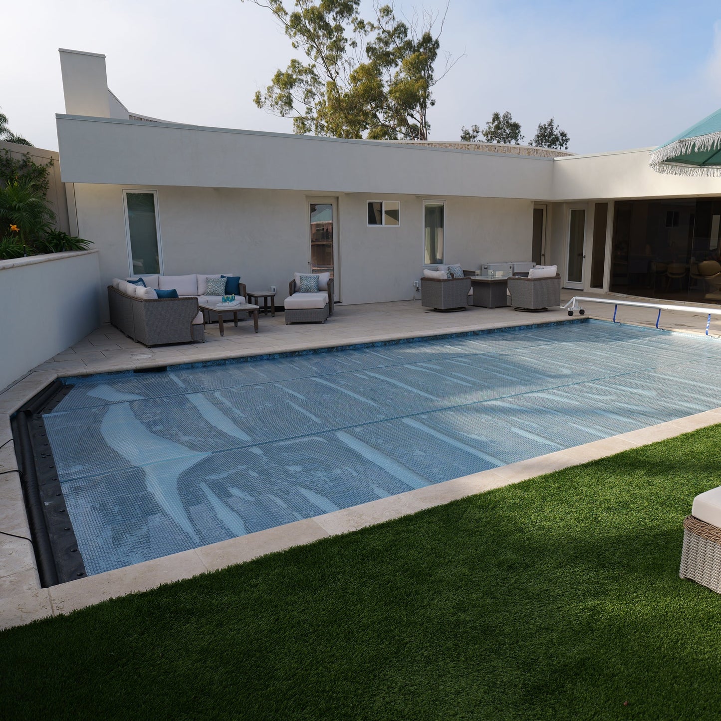 Floating Leading Edge With Pull Cord For GeoBubble Pool Covers - Take Your Pool Cover On & Off With Ease!