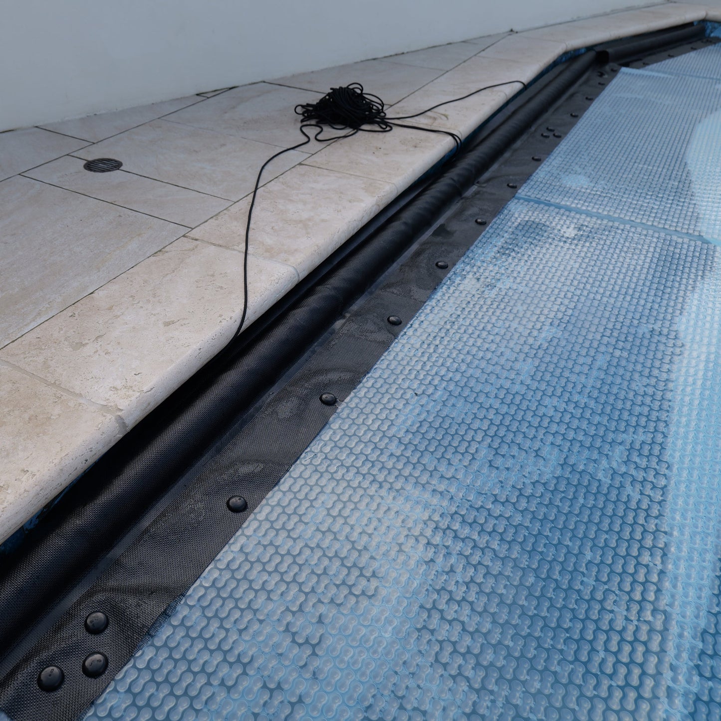 Floating Leading Edge With Pull Cord For GeoBubble Pool Covers - Take Your Pool Cover On & Off With Ease!