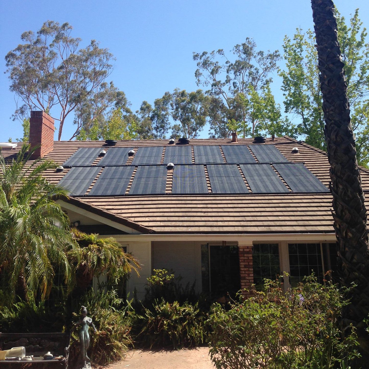 SwimEasy High-Performance Solar Pool Heater Panel Replacement - Highest Performing Design - 15-20 Year Life Expectancy (Includes 4 Heavy-Duty Rubber Hose Connectors)